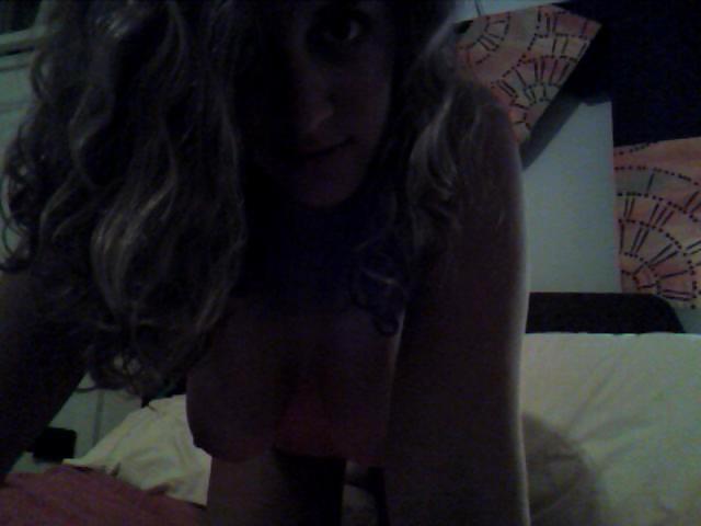 Ragazza del college si masturba per me su skype
 #17380437