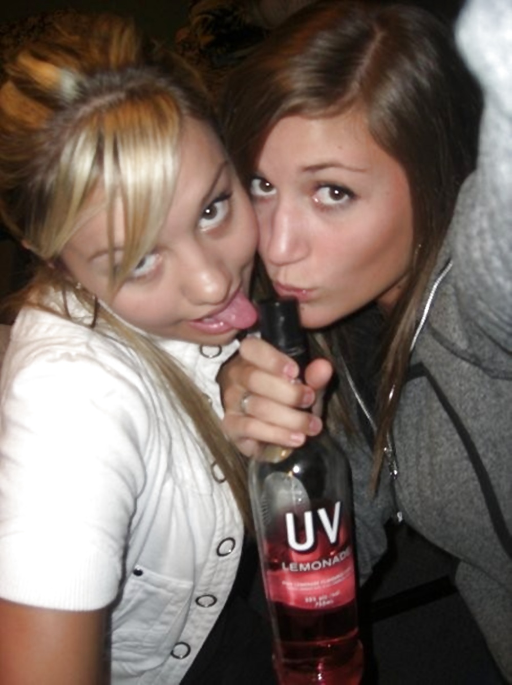 7 twistedworldsによるパーティーガールのエロティカ
 #14554722