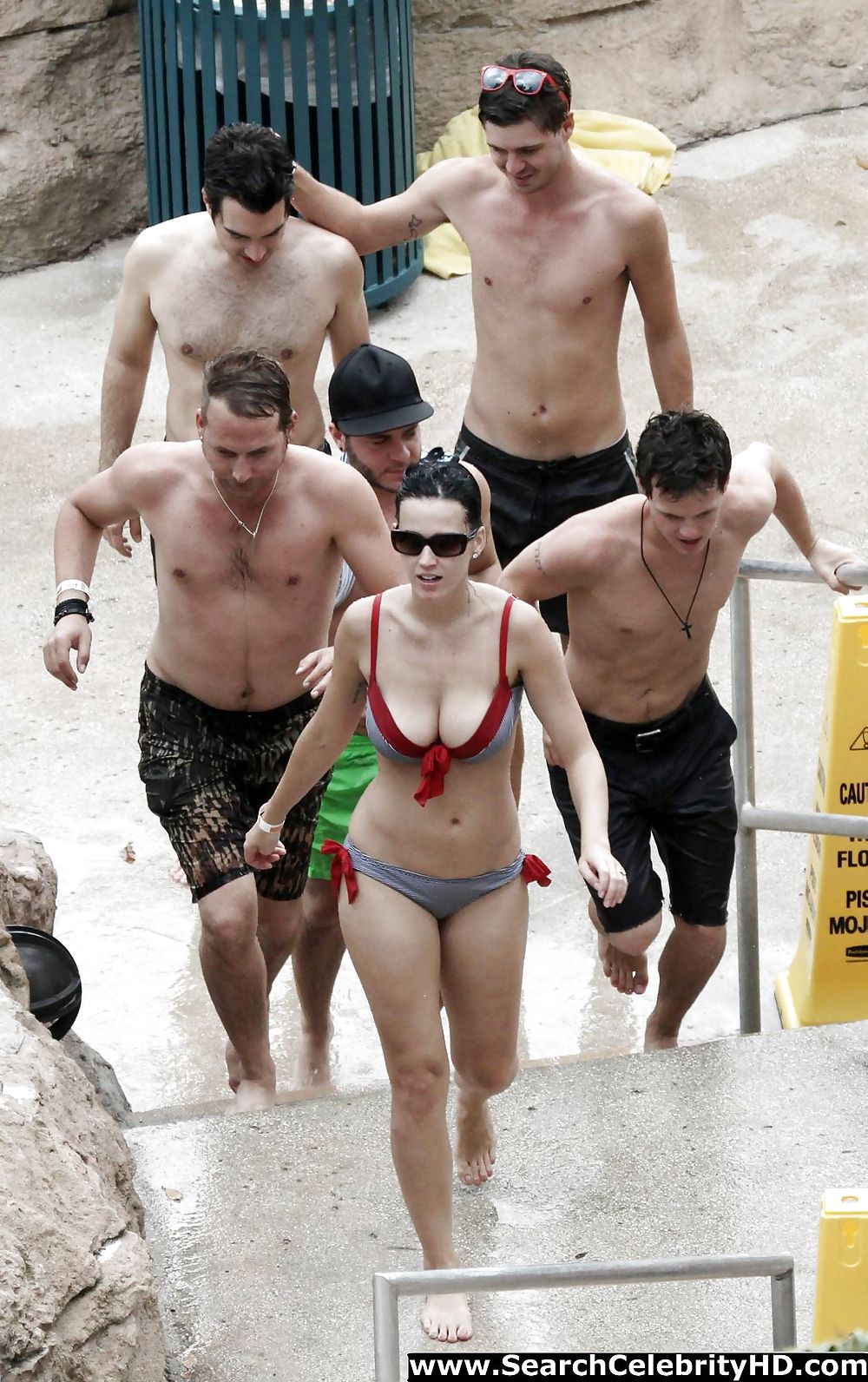 Katy Perry - Bikini Candids Auf Atlantis Paradise Island #15764849