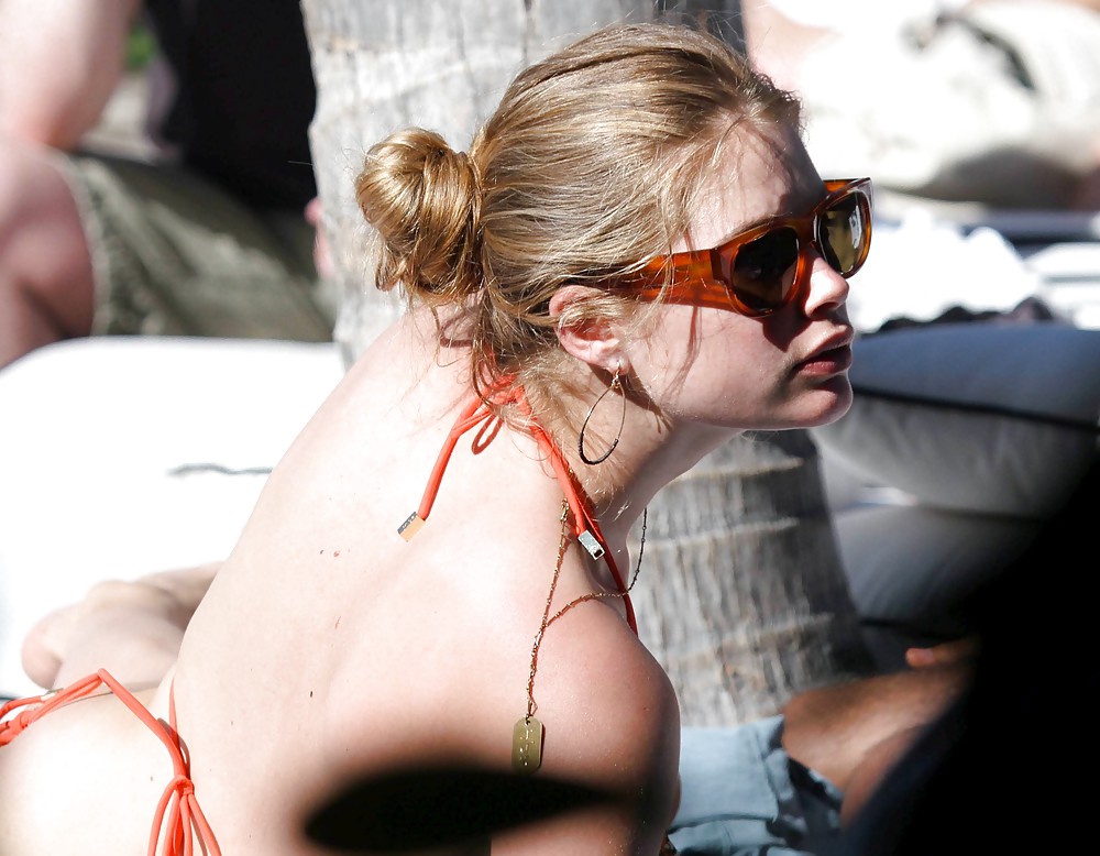 Doutzen Kroes Bikini Candids in Miami #4447946