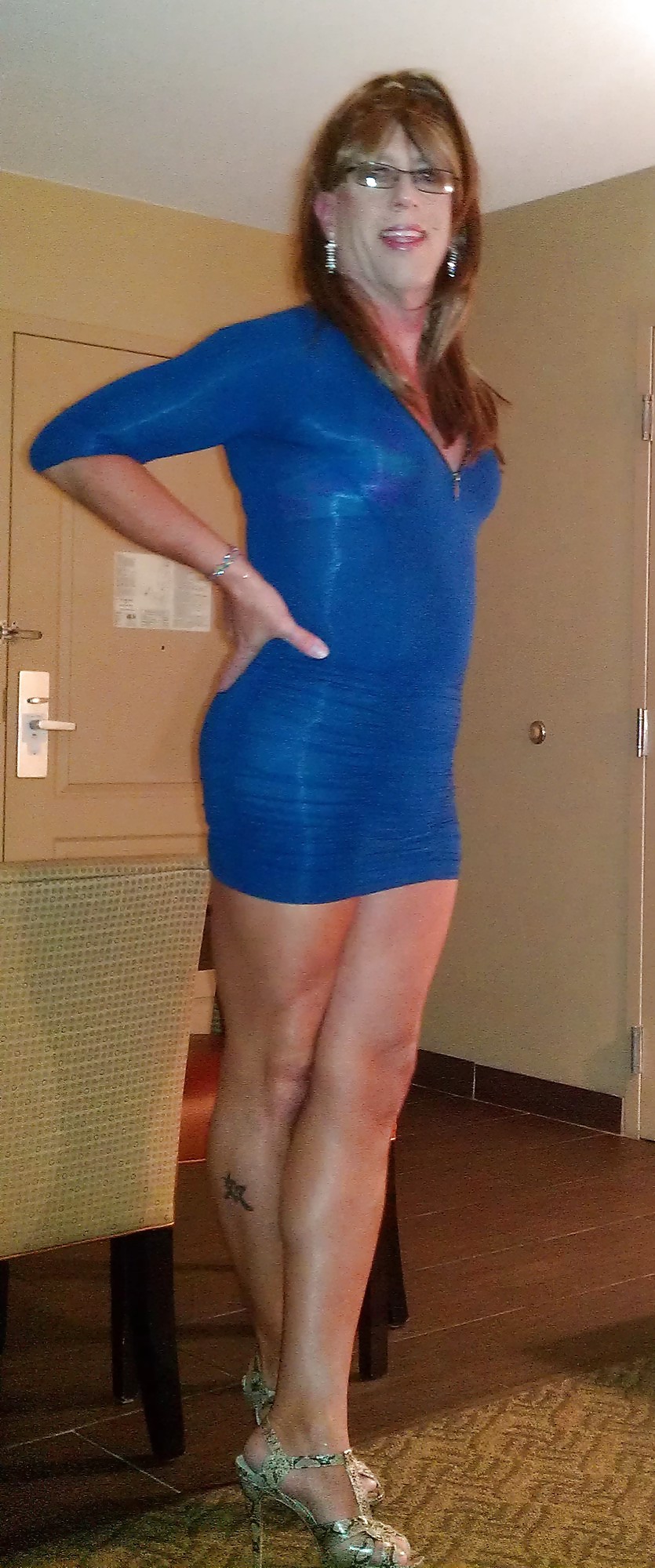 新しい青いドレス
 #8767815