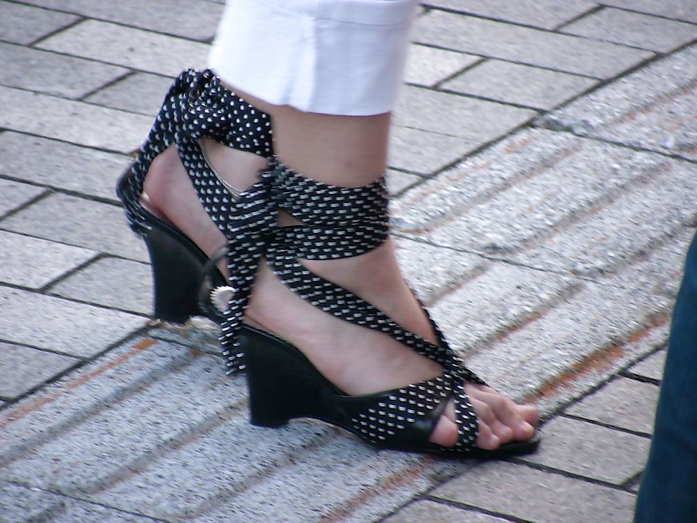 Japanese Candids - Feet on the Street 01 #3477548