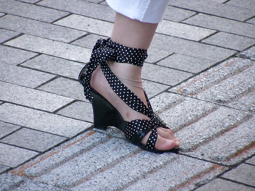 Japanese Candids - Feet on the Street 01 #3477578