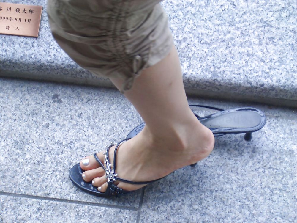 Japanese Candids - Feet on the Street 01 #3477684