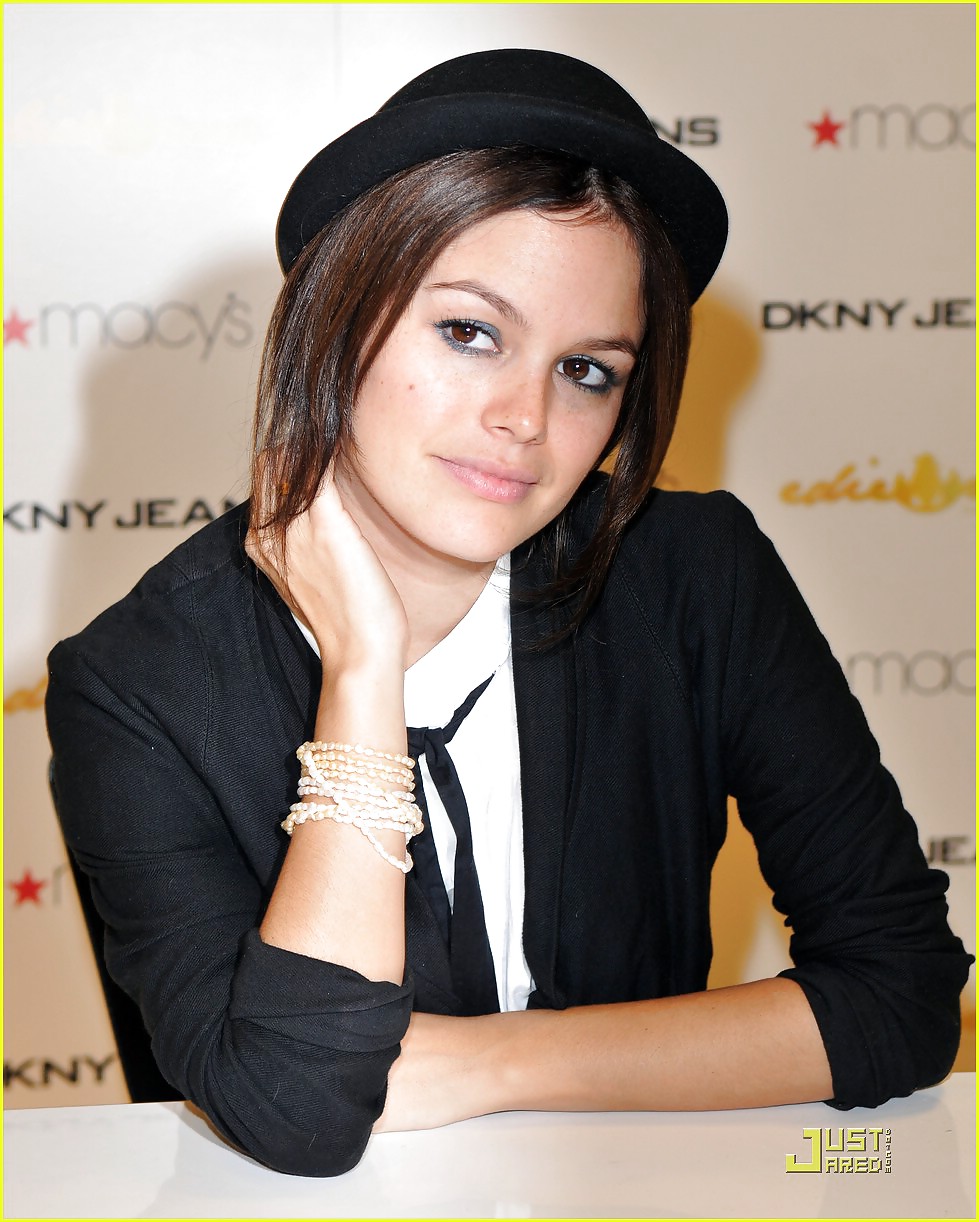 Rachel bilson
 #15011689