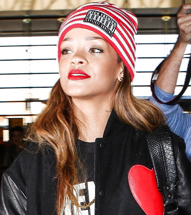 Rihanna sexy bitch #12048116