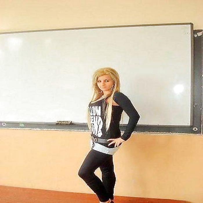 Bulgarisch-School-Mädchen #2063027