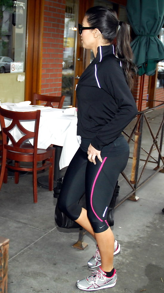 Kim kardashian sale al exterior
 #2339959