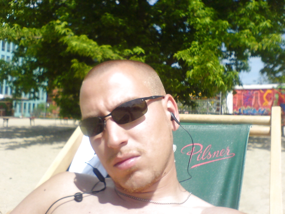 Meee #4562713