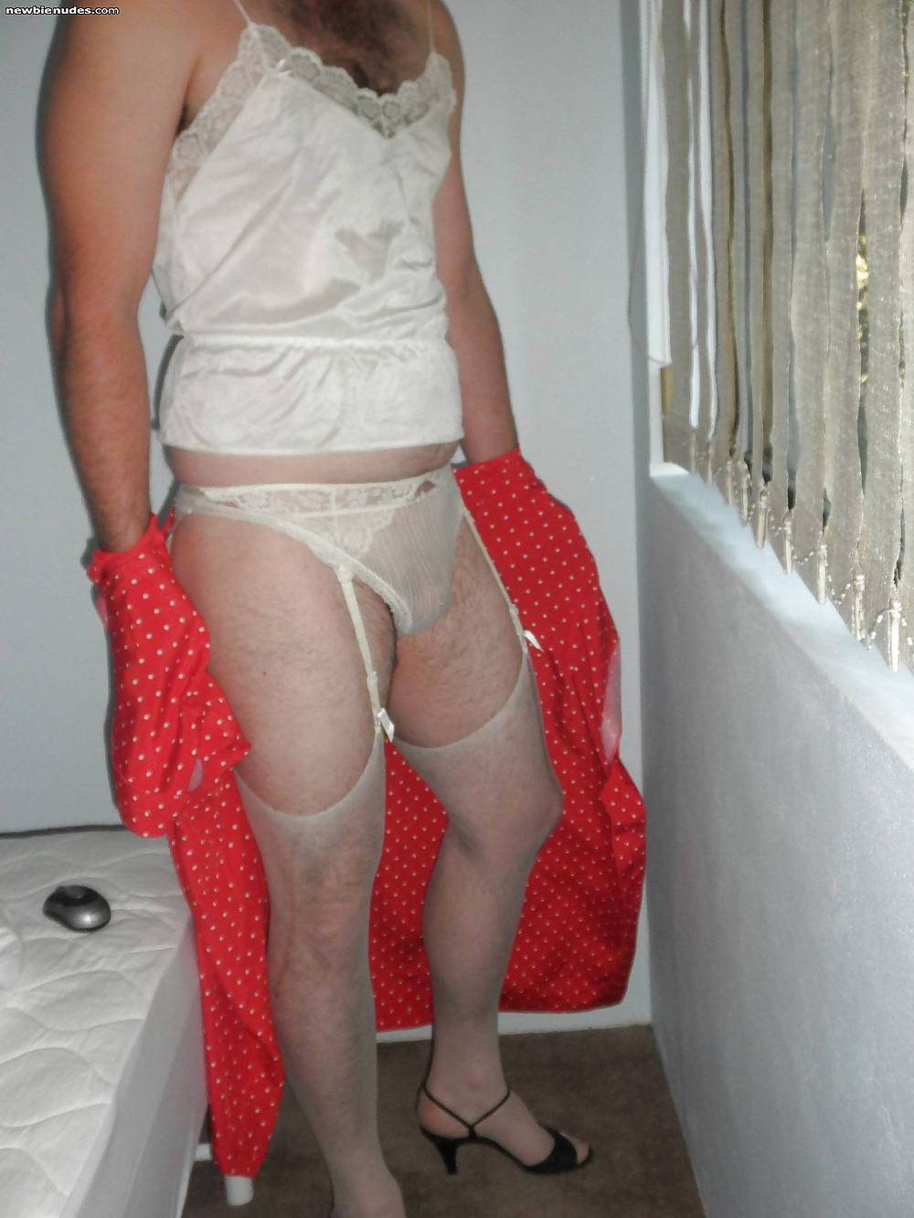 赤いドレスとヒール
 #3177244