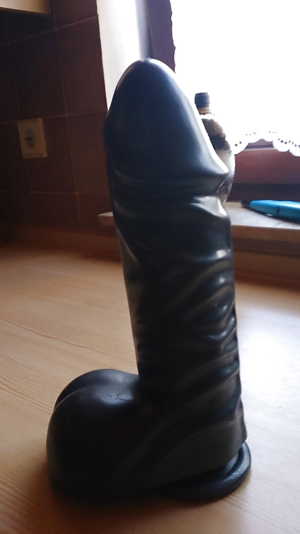 MY BRAND NEW BLACK DILDO (8,2cm DIAMETER x 29cm LENGTH) #19508394