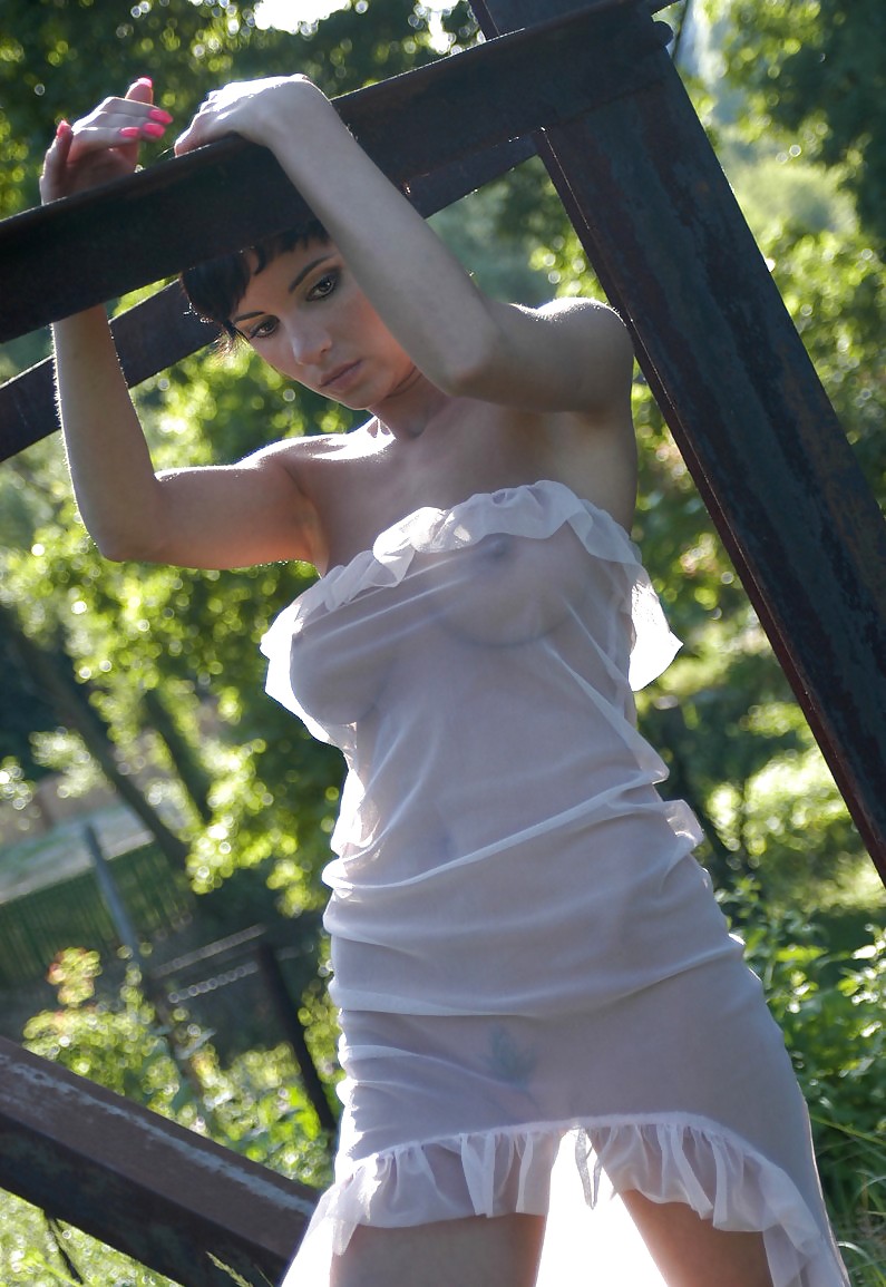 魅惑的な透け透け衣装を着たホットなベイビーたち - session 6
 #15358301