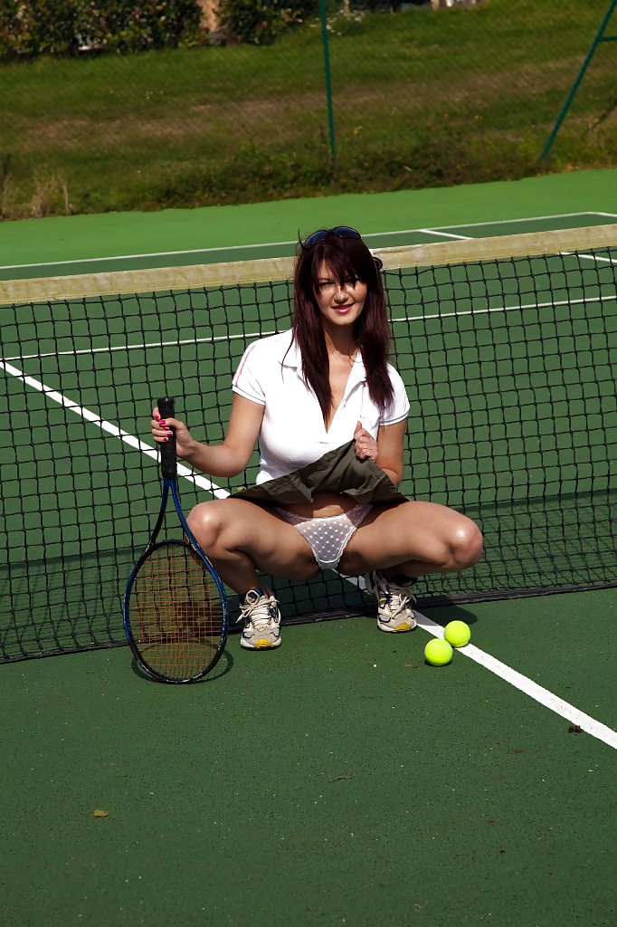 Qualcuno vuole giocare a tennis?
 #19432204
