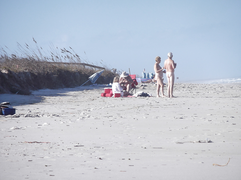 Mit Einigen Neuen Freunden An Den Strand Zurück #14936059