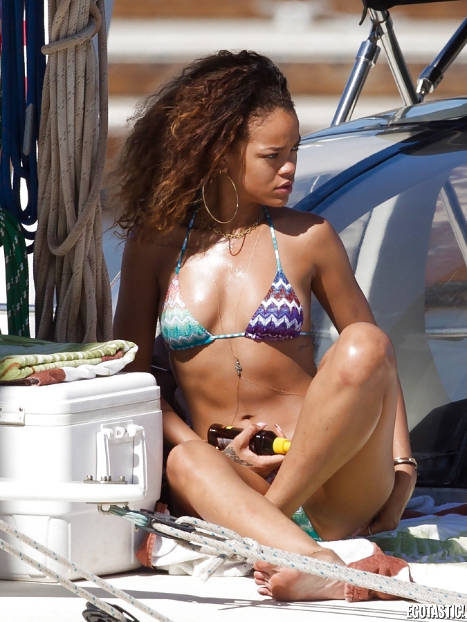 Collection De Bikini Rihanna ébène Douce T & A #14542780