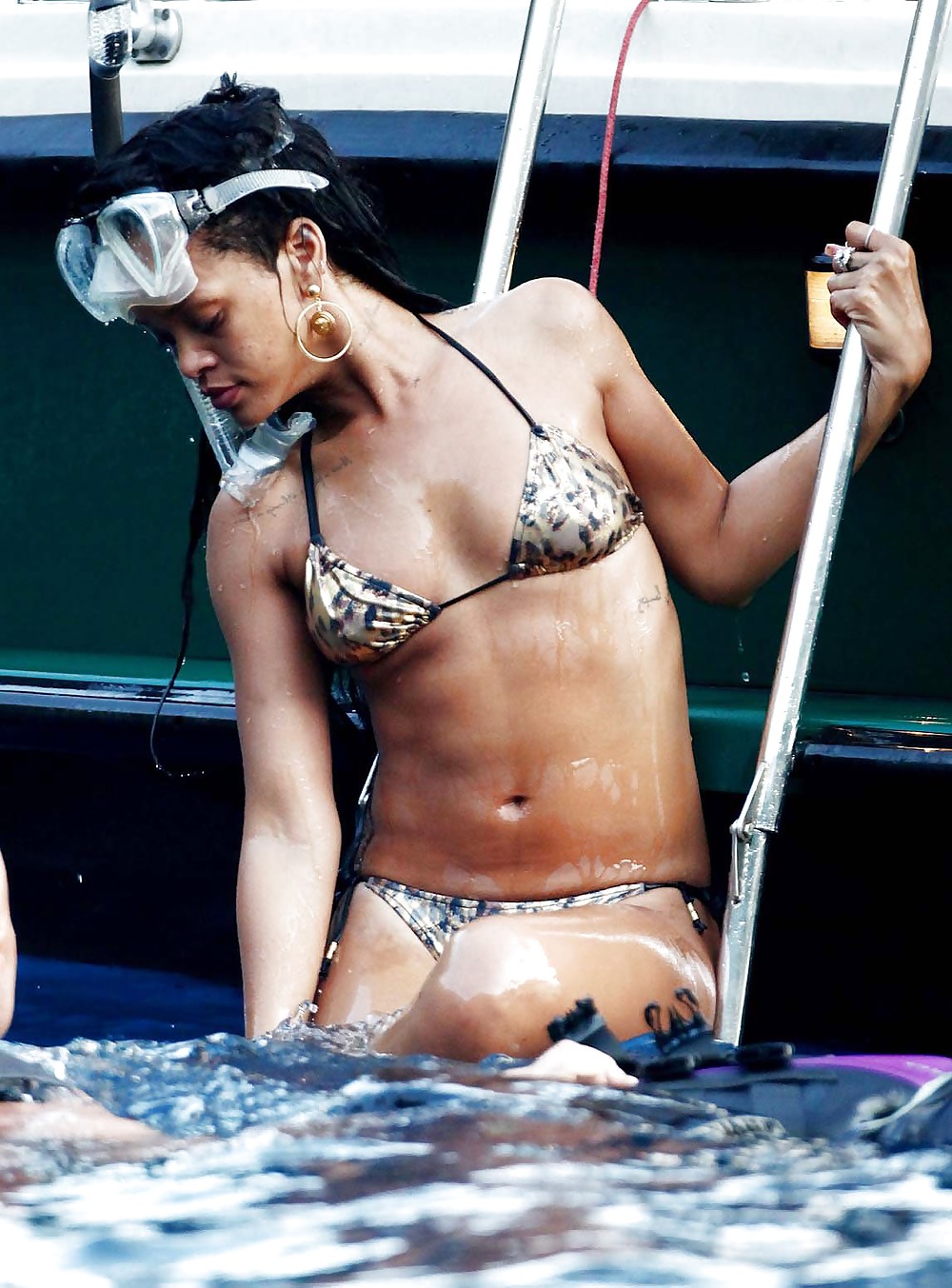 Collection De Bikini Rihanna ébène Douce T & A #14542988