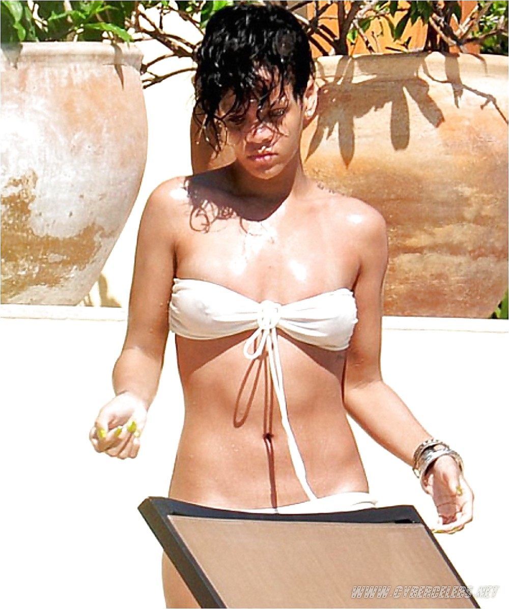 Rihanna Ass & BooB #9885906