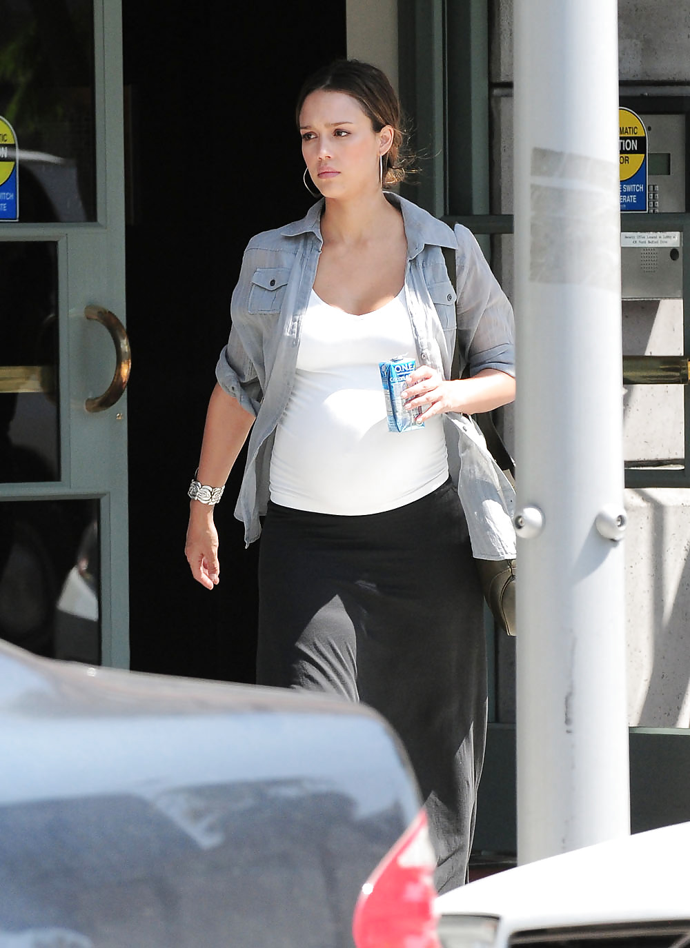 Jessica Alba out in Beverly Hills candids