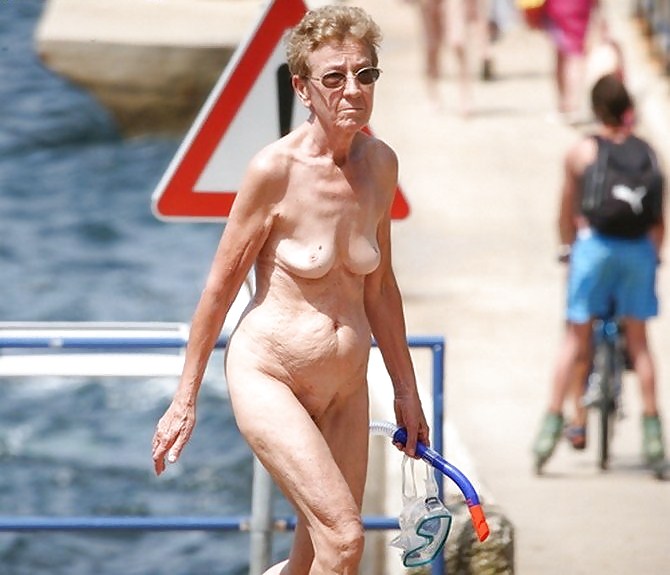 Mature Nudist Ladies 10 #2858297