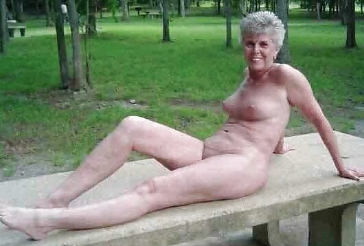 Mature Nudist Ladies 10 #2858458