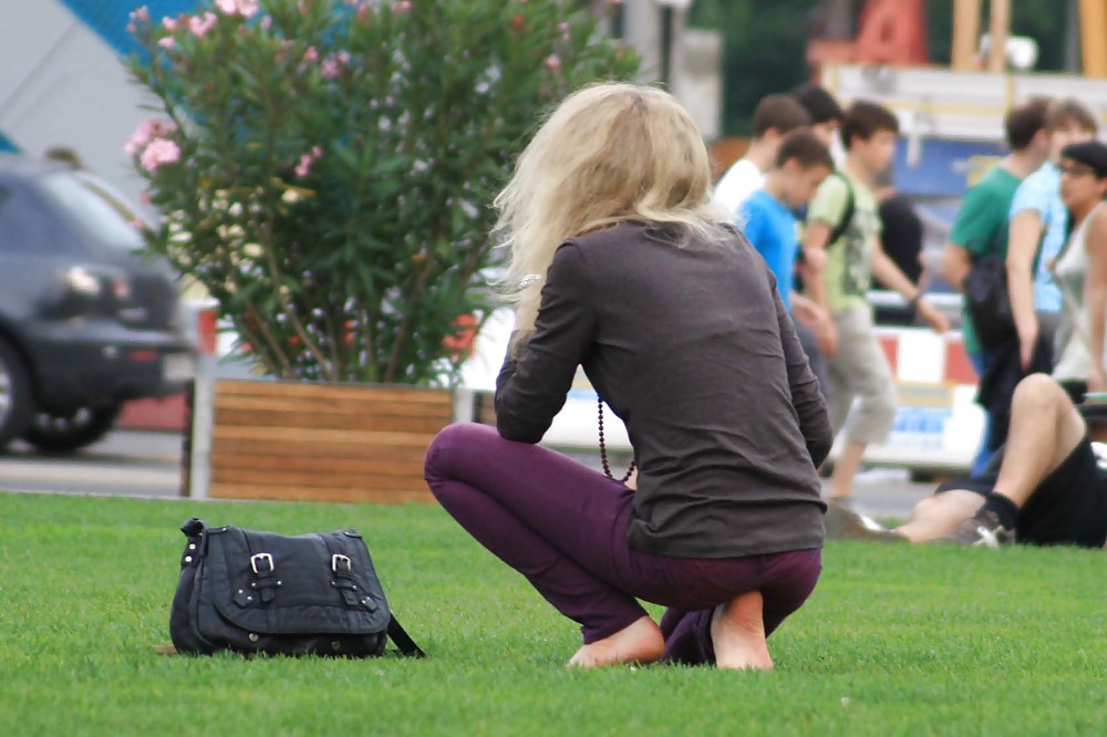 jeunes Maigres Blondes En Jeans Serrés #12577511