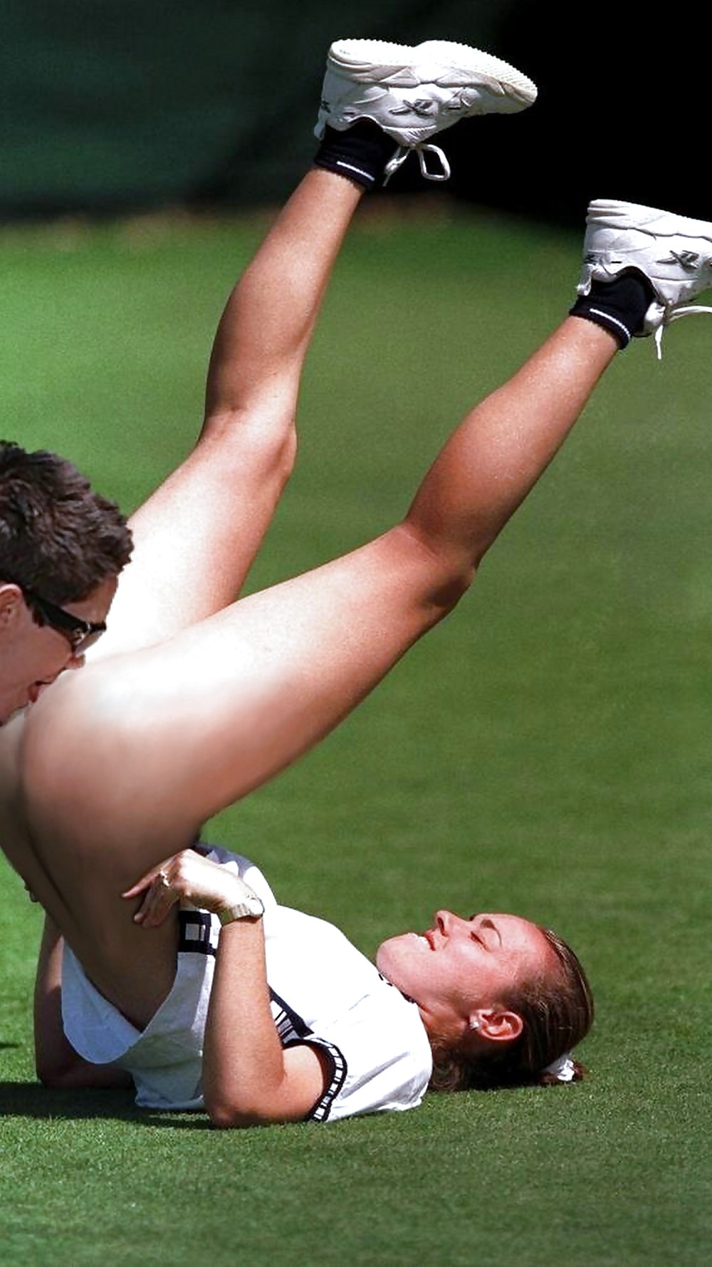 Hingis nakes
 #17756959