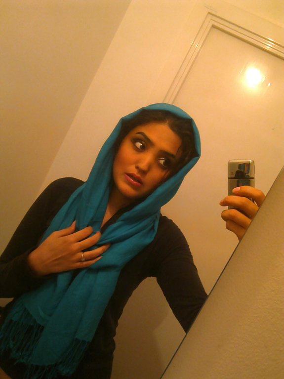 AFGHANI HIJABI DESI BABE ARAB #10431680