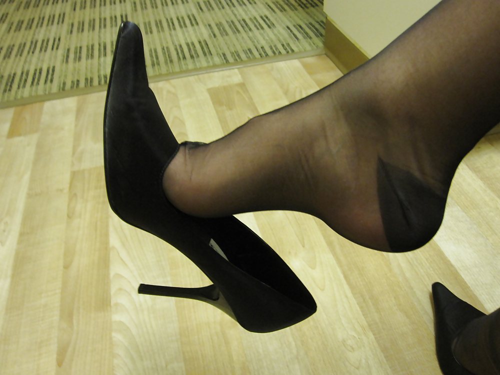 Le mie gambe in calze di nylon classiche
 #8345051