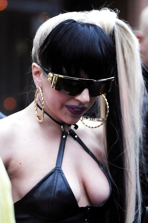 Lady Gaga che lascia il suo hotel a Toronto
 #3043168