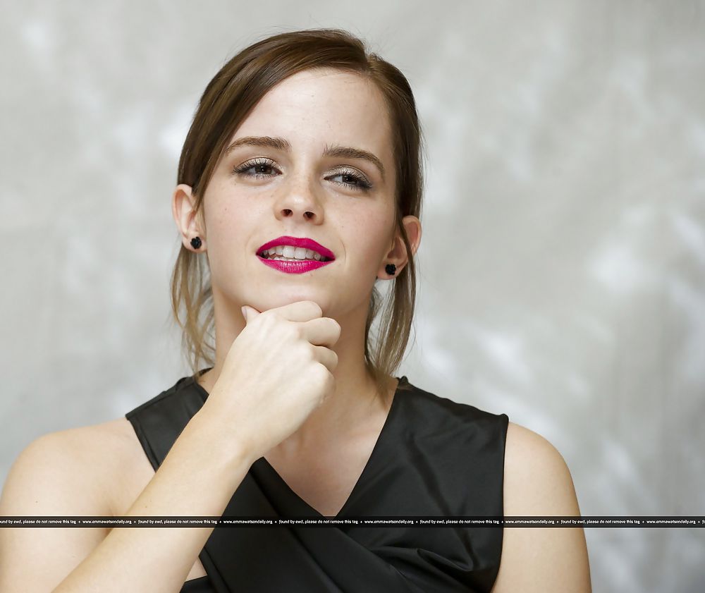Emma Watson Schweren Roten Lippenstift #11378811