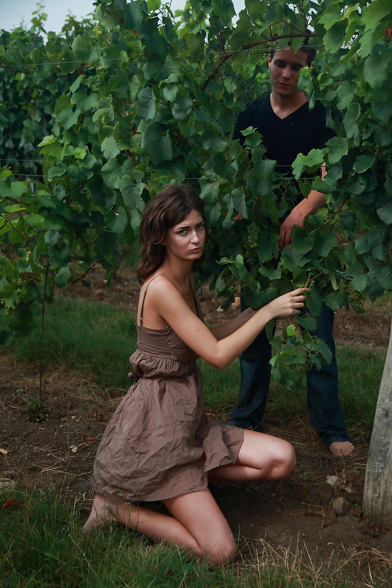 A hot couple between wineplants #1858948
