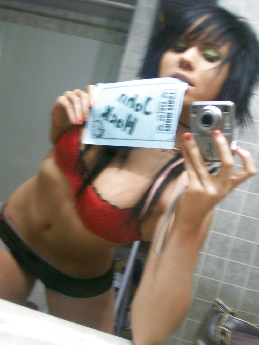 EMO CHICK #9878966