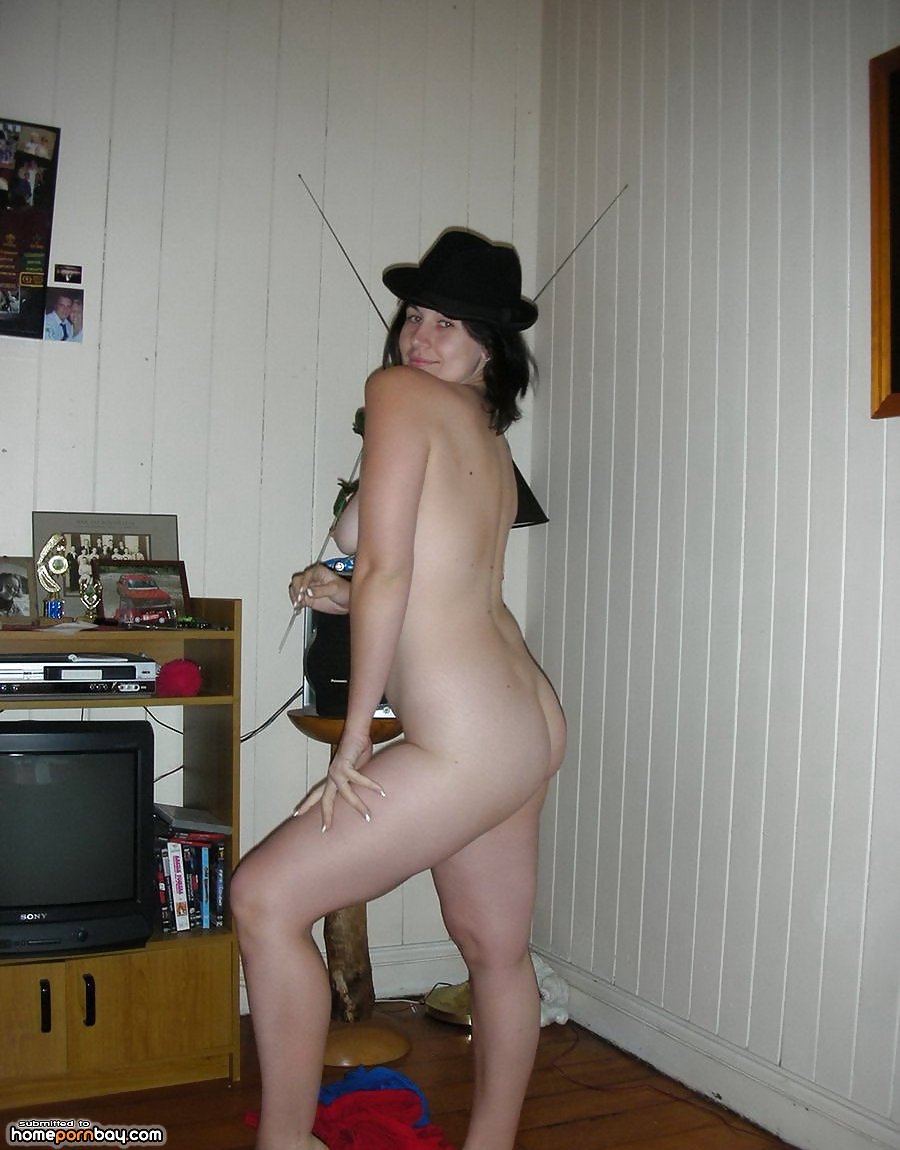 Amateur brunette wife posing naked #21209087