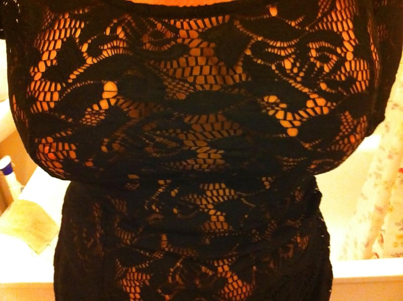 Soy un bastardo afortunado que se despierta junto a este cuerpo caliente
 #15828249