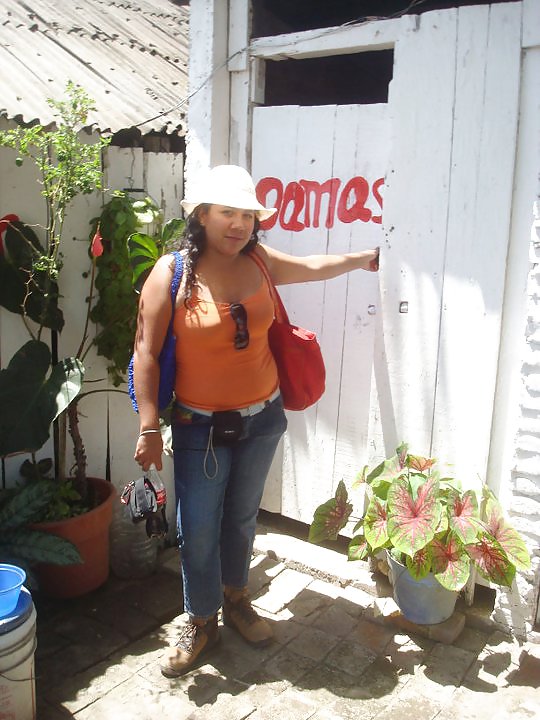 LAURA MEXICANA CALIENTE #4898450