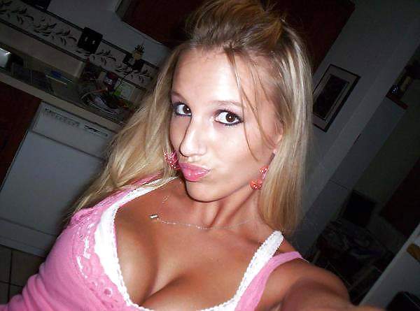 Teen cleavage 2 #4358923