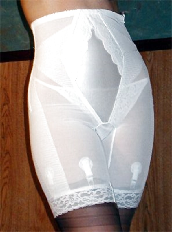 Più guaine e corsetti
 #19022448