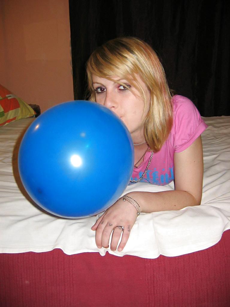 Chicas con globos
 #19354967