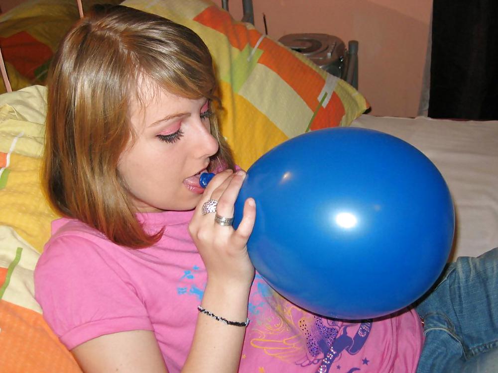 Chicas con globos
 #19354979