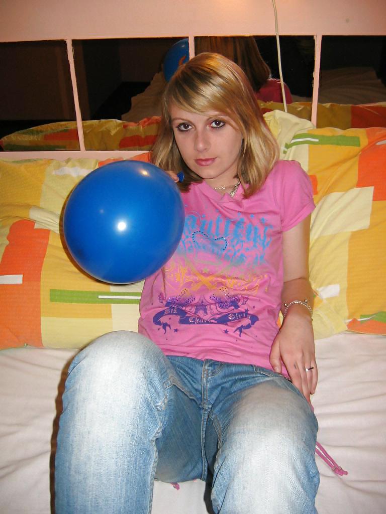 Chicas con globos
 #19355001