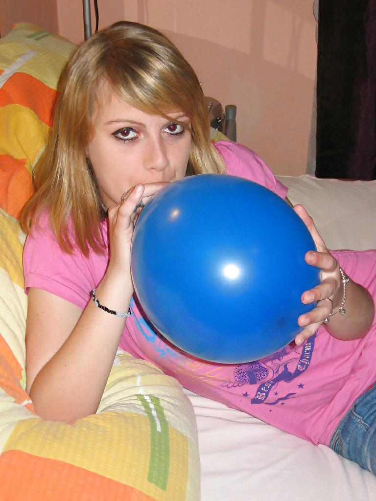Chicas con globos
 #19355019