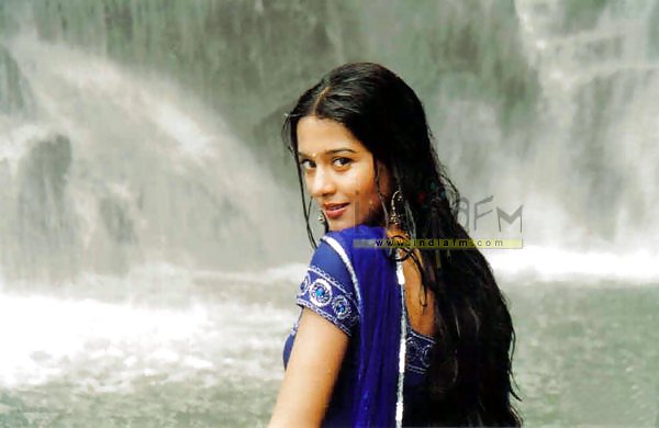 Indian slim n sexy Amrita rao - 5 #9983307