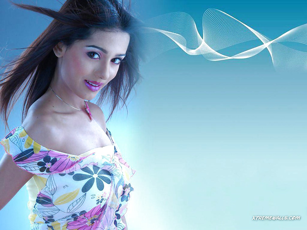 Indian slim n sexy Amrita rao - 5 #9983410
