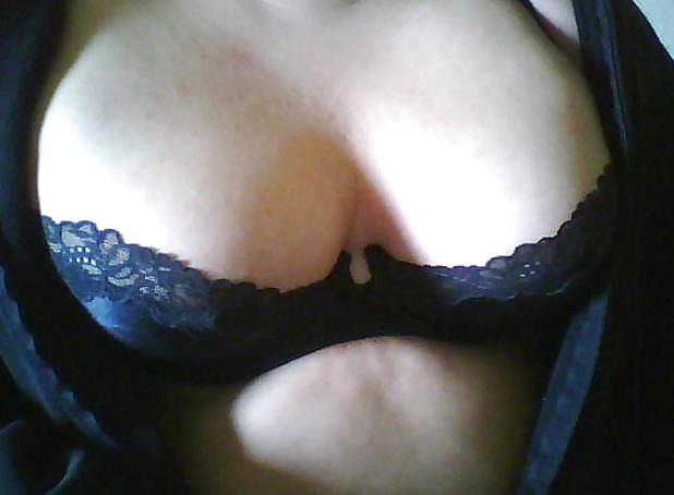 Admire mis tetas (my tits) and please leave a comment #394296
