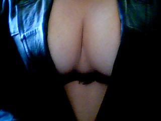 Admire mis tetas (my tits) and please leave a comment #394337