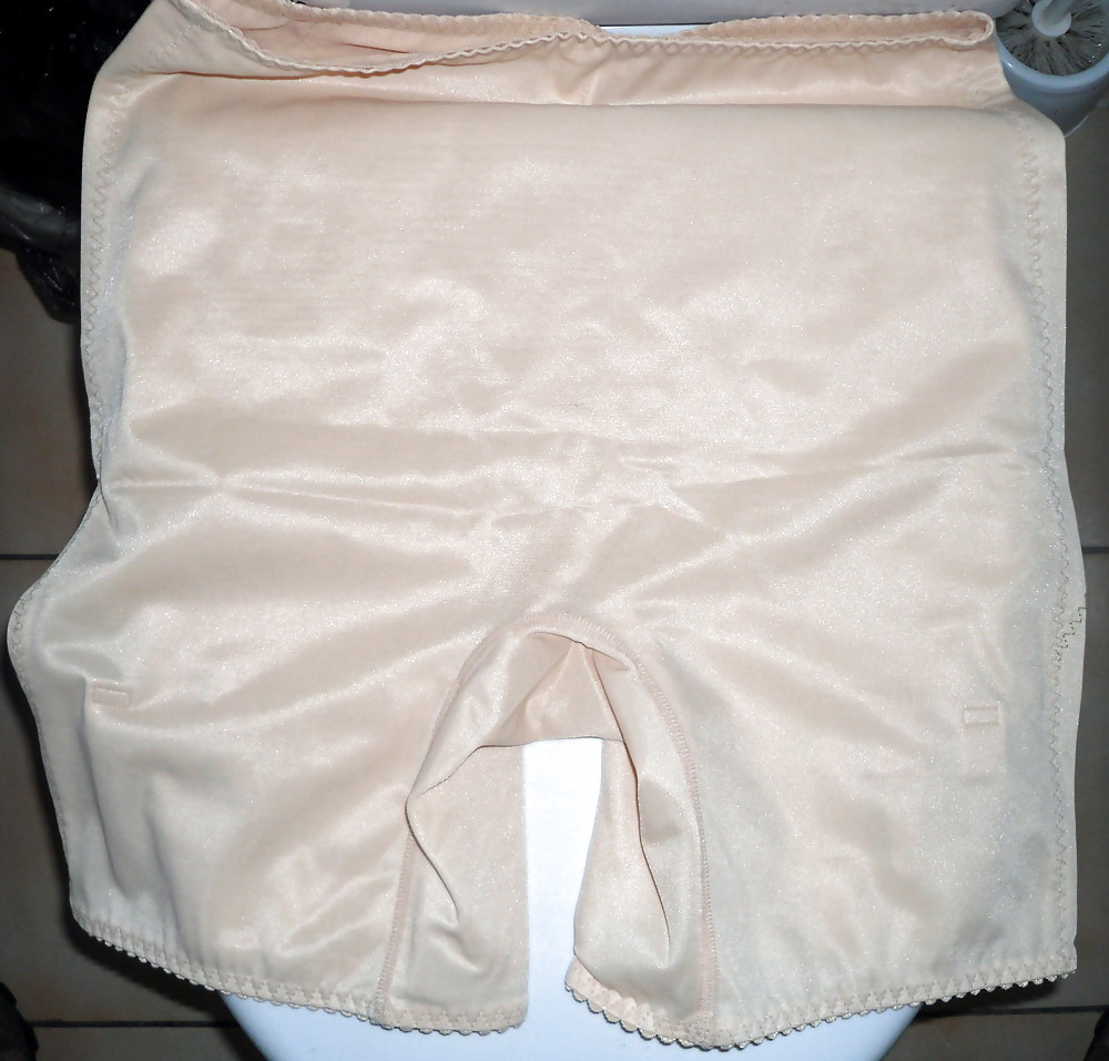 Pushuna's new open bottom girdle and pantygirdle #18354359