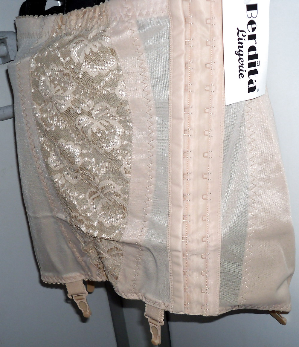 Nouveau Fond Ouvert Ceinture Et Pantygirdle De Pushuna #18354415