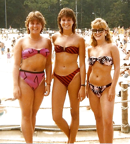 Chicas en bikini
 #18498692