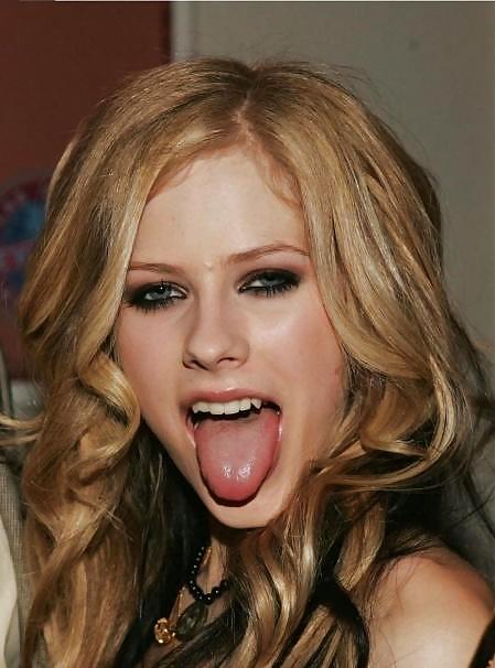 Avril Lavigne 2
 #1990028