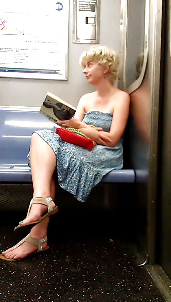 Chicas del metro de Nueva York
 #19539443